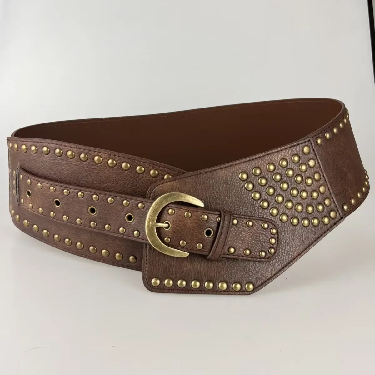 Cinturón Vintage con tachas
