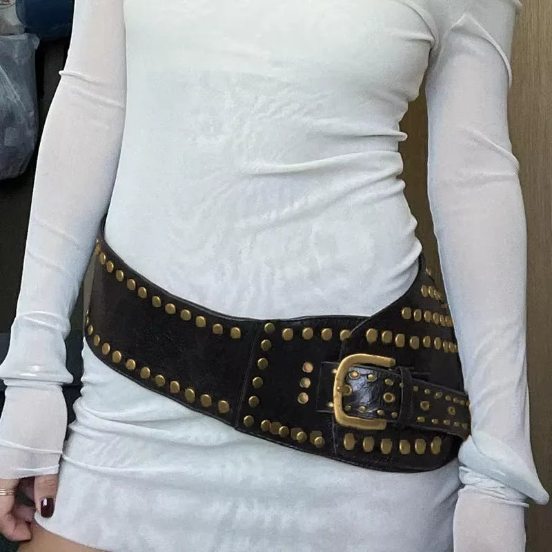 Cinturón Vintage con tachas