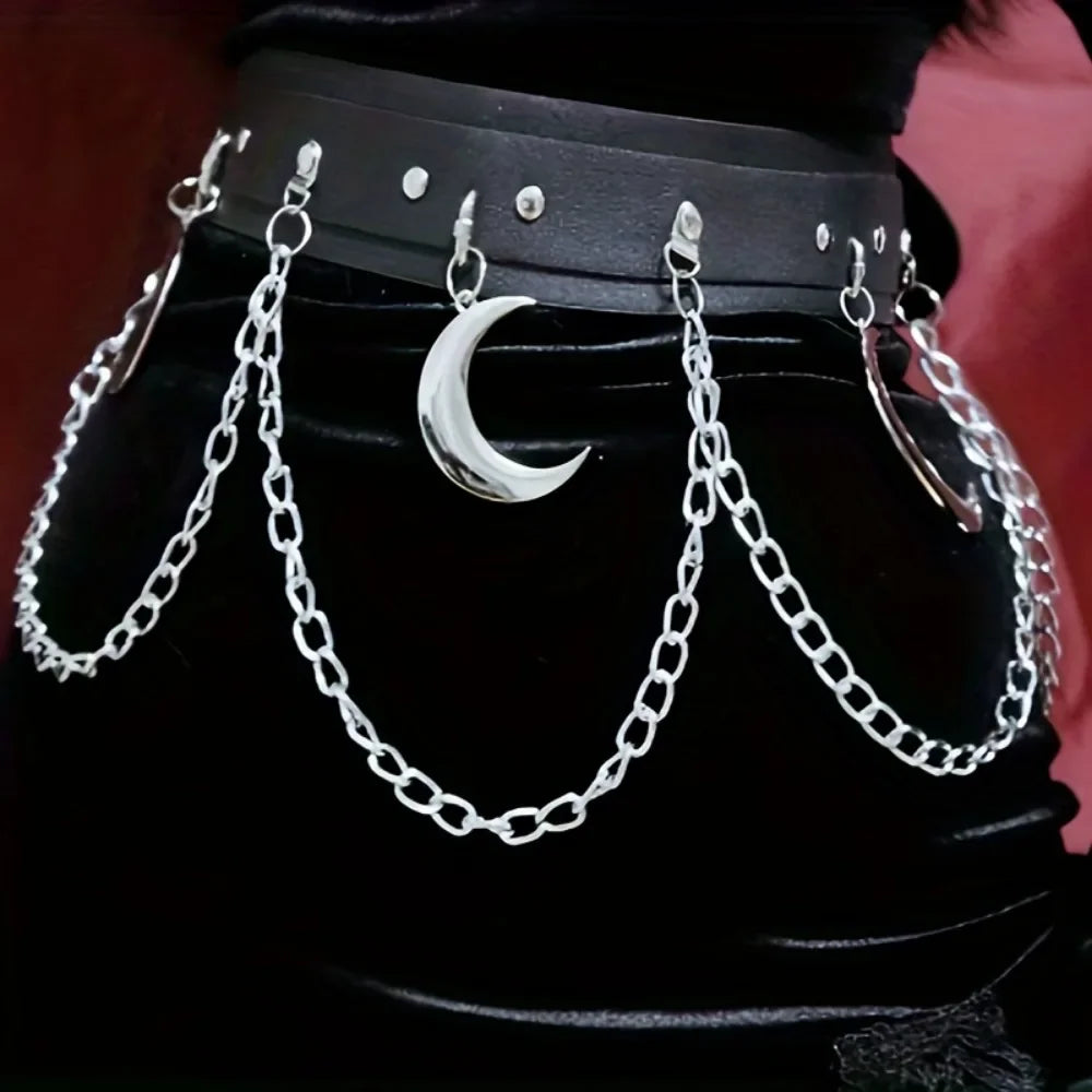 Cinturón con cadenas estilo gótico