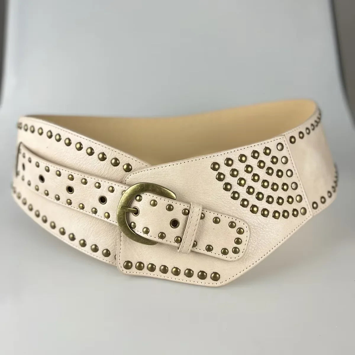 Cinturón Vintage con tachas